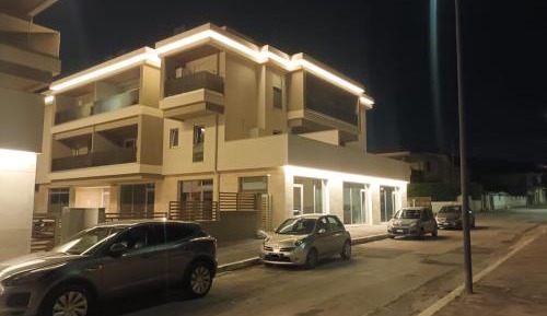 One-Bedroom Apartment with Balcony