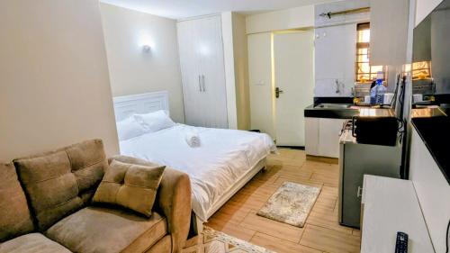 Studio Apartment with Queen Bed