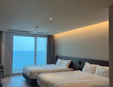 Superior Ocean View Family