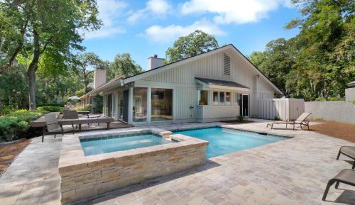 Three-Bedroom Holiday Home 