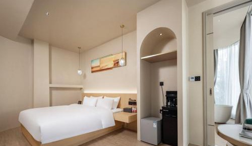 Deluxe Double Room with Bath