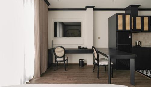 Superior King Suite