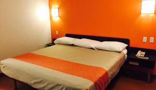 Queen Room - Disability Access