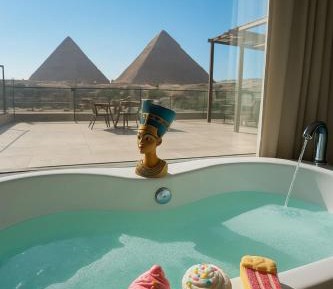 Deluxe Suite with Spa Bath