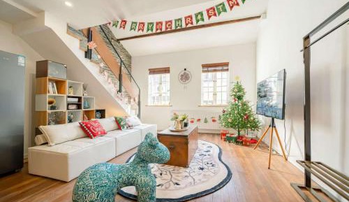 Three-Bedroom Premium Apartment with Balcony