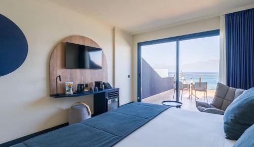 Deluxe Double Room with Balcony and Sea View