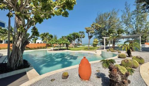 Two-Bedroom Apartment - Oceanfront 