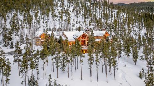 Five-Bedroom Holiday Home