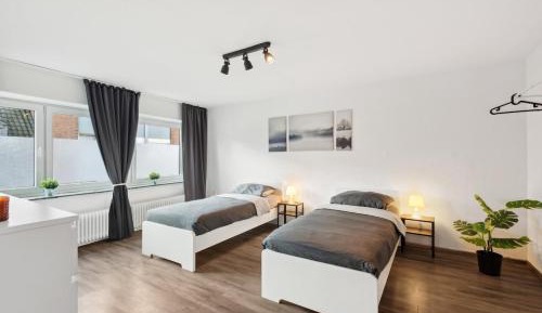 Three-Bedroom Apartment with Balcony