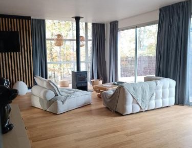 Deluxe Queen Suite