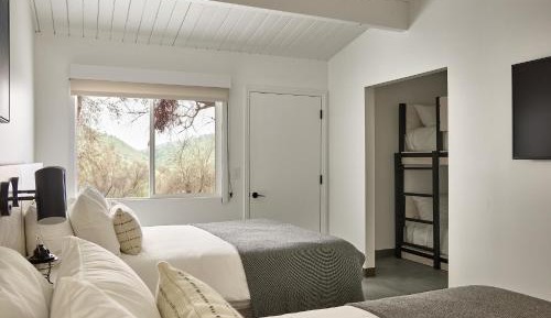 Double Queen Room With Twin Bunk