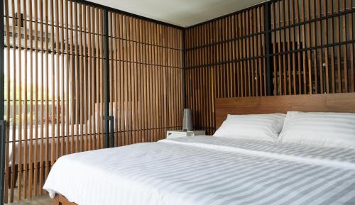 Penthouse Studio