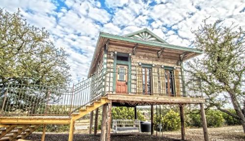 One-Bedroom Holiday Home