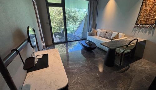 Luxury Family Suite with River View
