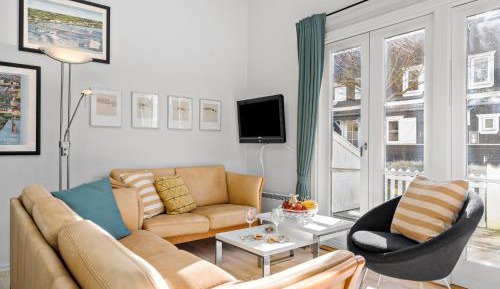 Three-Bedroom Holiday Home 