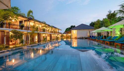 Triple Room with Pool View