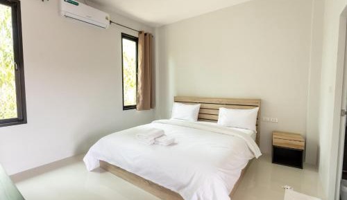 Deluxe Studio