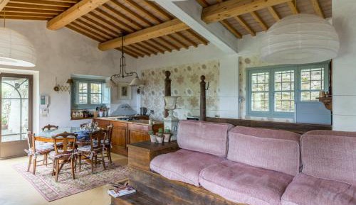 Deluxe Three-Bedroom Apartment