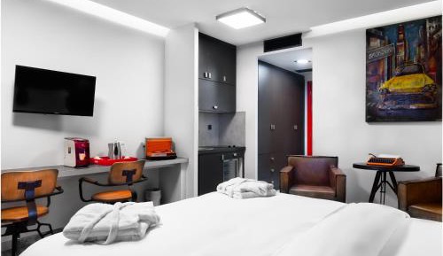 Deluxe Double Room with City View