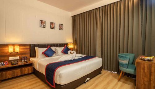 Deluxe King Room