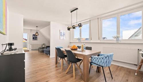 Three-Bedroom Deluxe Apartment