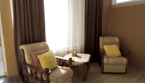 One-Bedroom Deluxe Apartment