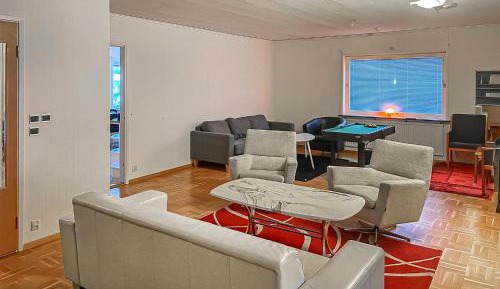 Three-Bedroom Holiday Home 