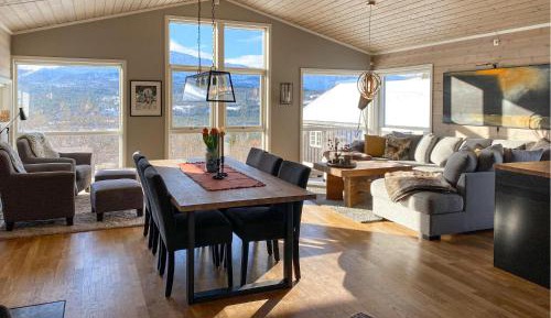 Four-Bedroom Holiday Home