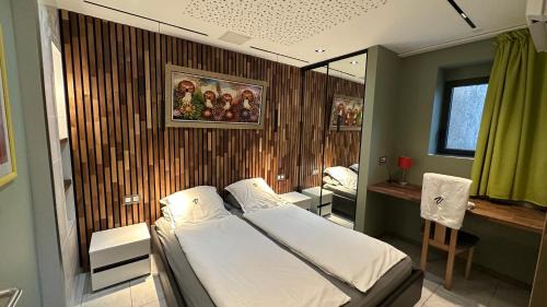 One-Bedroom Apartment with Terrace
