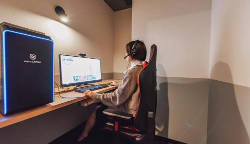 Room with No Bed (Chair Only)