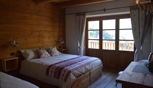 Double Room with Mountain View