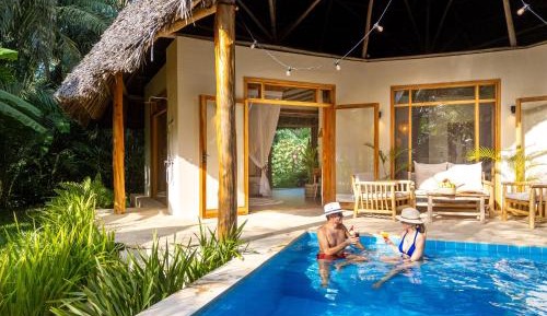 Luxury Garden Villa with Pool