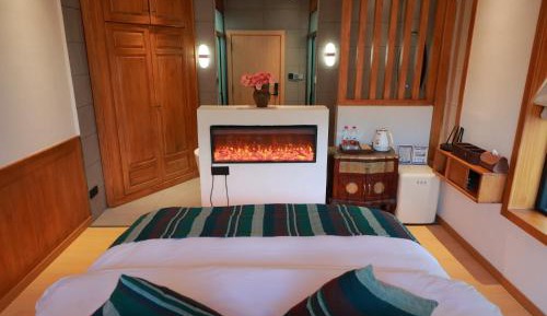 Deluxe Double Room with Extra Bed