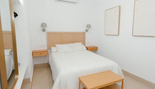 One-Bedroom Deluxe Apartment