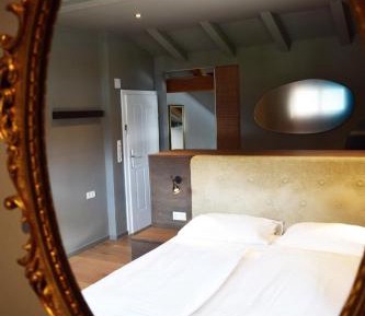 Three-Bedroom Apartment with Lake View