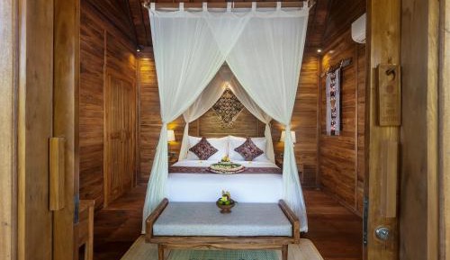 One-Bedroom Wooden  Suite
