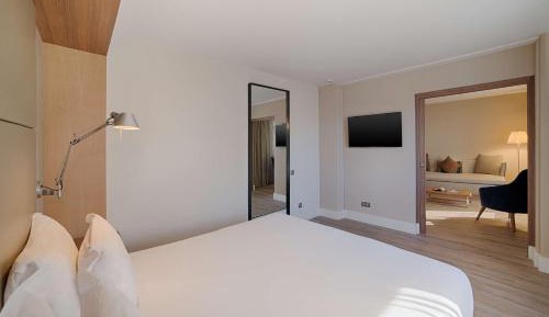 Family Suite Room (2 Adults + 2 Children)