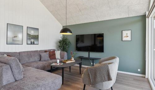Five-Bedroom Holiday Home