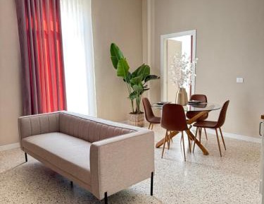 Deluxe One-Bedroom Apartment