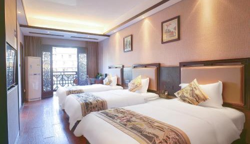 Triple Room with Balcony