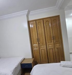 Deluxe Room (2 Adults + 1 Child)