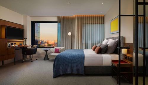 Queen Room - Mobility Accessible