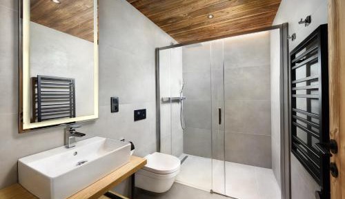 One-Bedroom Apartment with Balcony