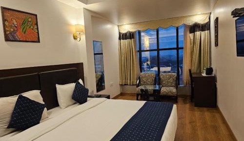 Deluxe Double Room (1 adult + 1 child)