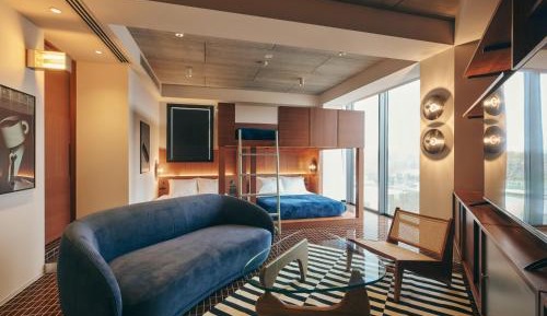 Deluxe Suite