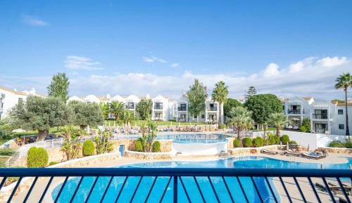 Double Room with Pool View.