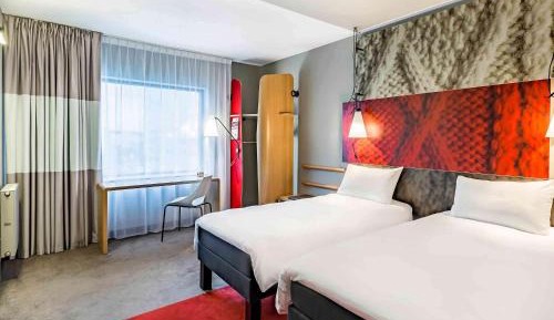 Standard Room with 2 Beds
