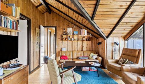 Three-Bedroom Holiday Home 