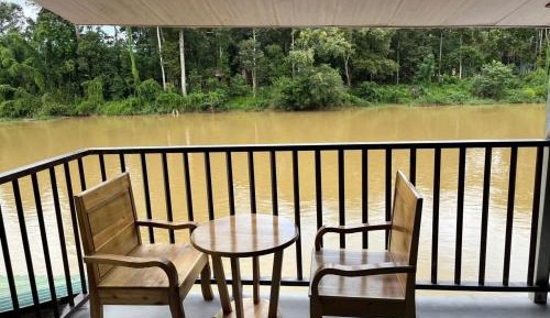 Bungalow - Water Front 