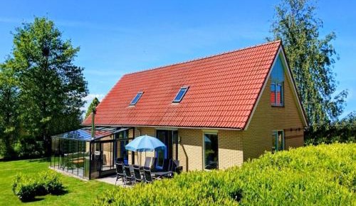 Six-Bedroom Villa 